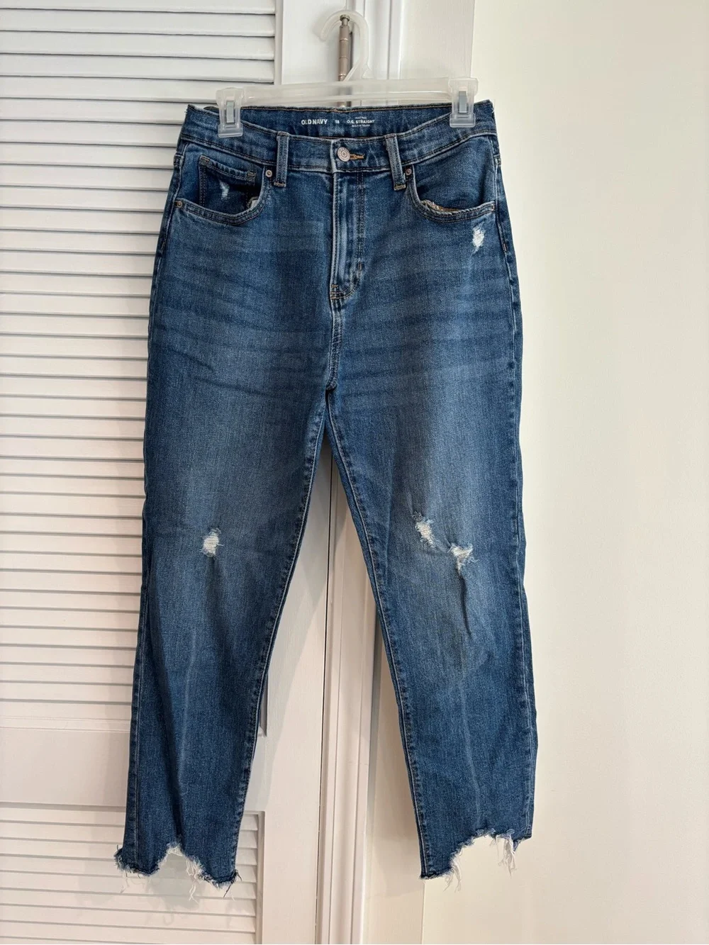 Old Navy Medium Blue Distressed Cropped Jeans